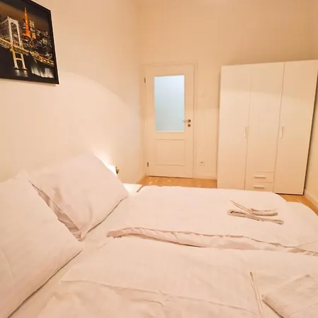 Spacious In The Center Of *